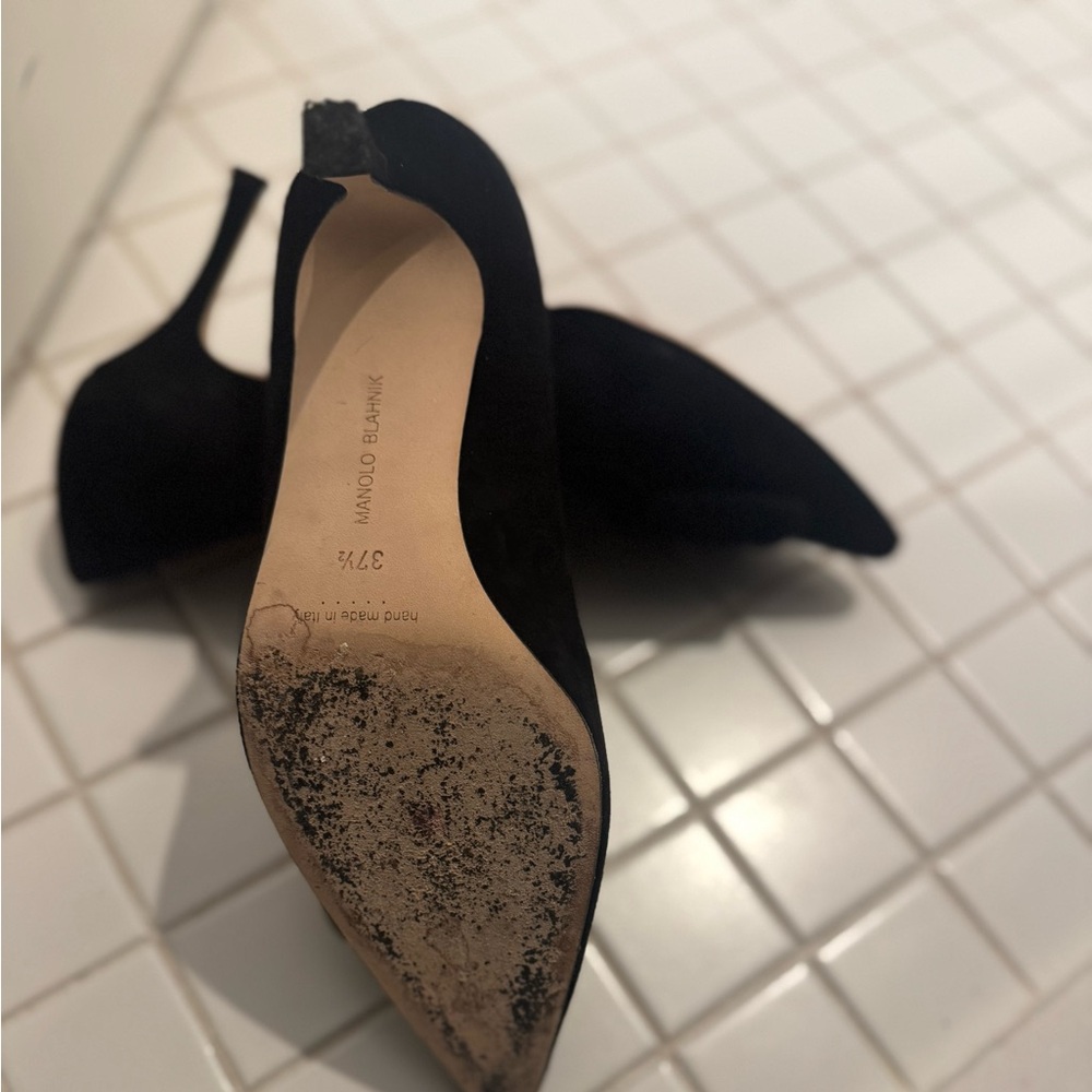 Monolo Blahnik Maysale Suede Pointed-Toe Buckle Pumps - Picture 11 of 12